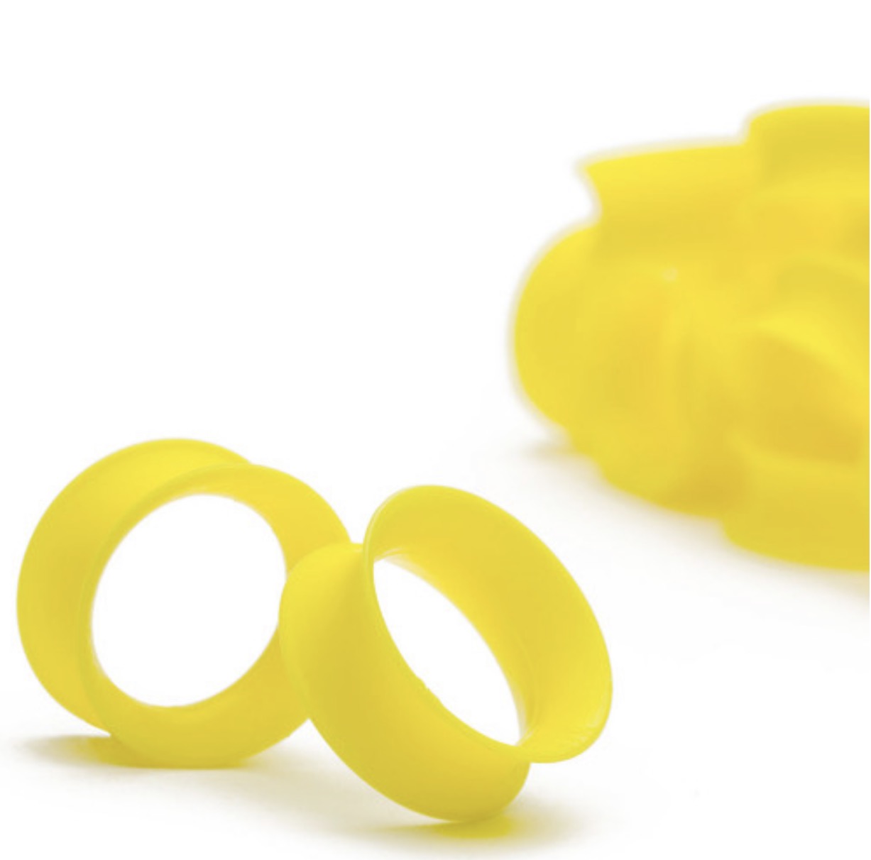 KAOS SOFTWEAR - BASIC SKIN EYELETS (10G THROUGH 1") - YELLOW - SILICONE - EYELETS