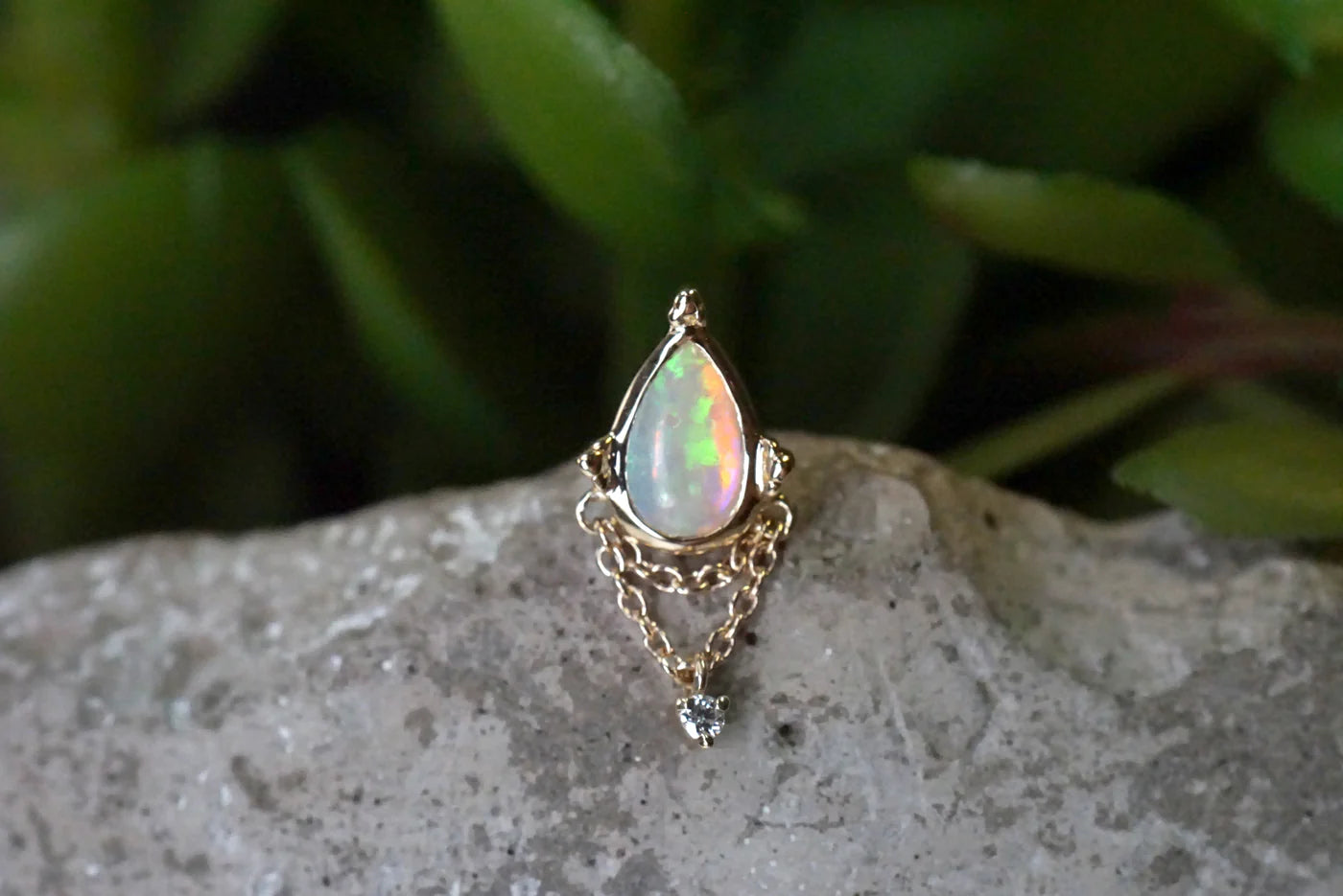MODERN MOOD - MOONDANCE WITH OPAL AND DIAMOND - 14KT SOLID GOLD - THREADLESS END