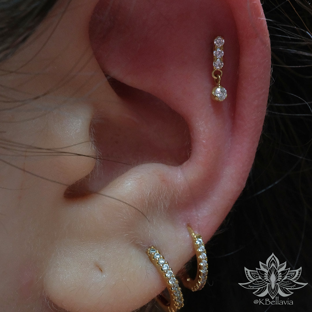 ANATOMETAL - 3 GEM BAR WITH PRONG DANGLE - 18KT SOLID GOLD - THREADLESS END