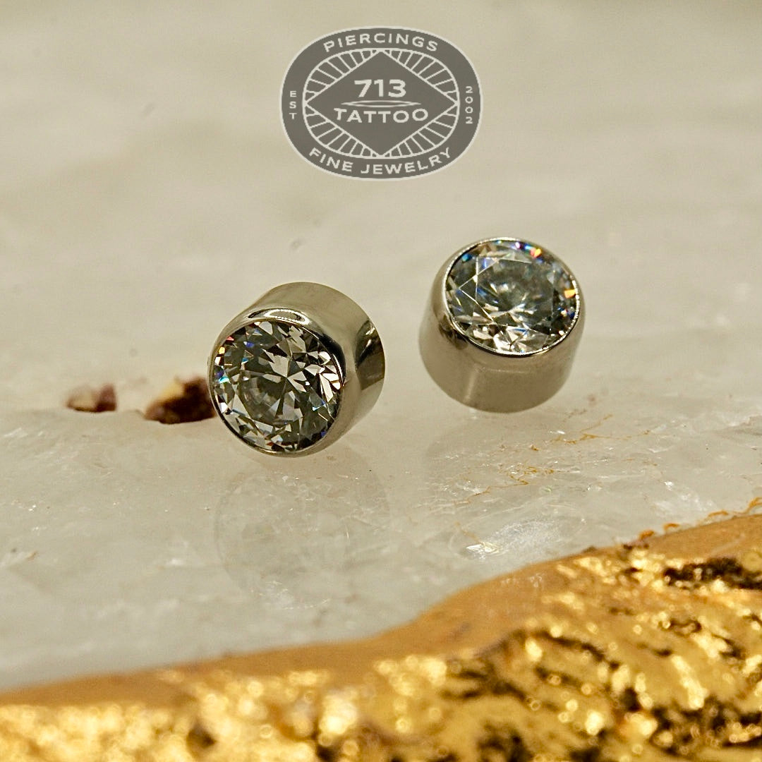 ANATOMETAL - BEZEL FACETED GEM 14G 4mm - TITANIUM - THREADED