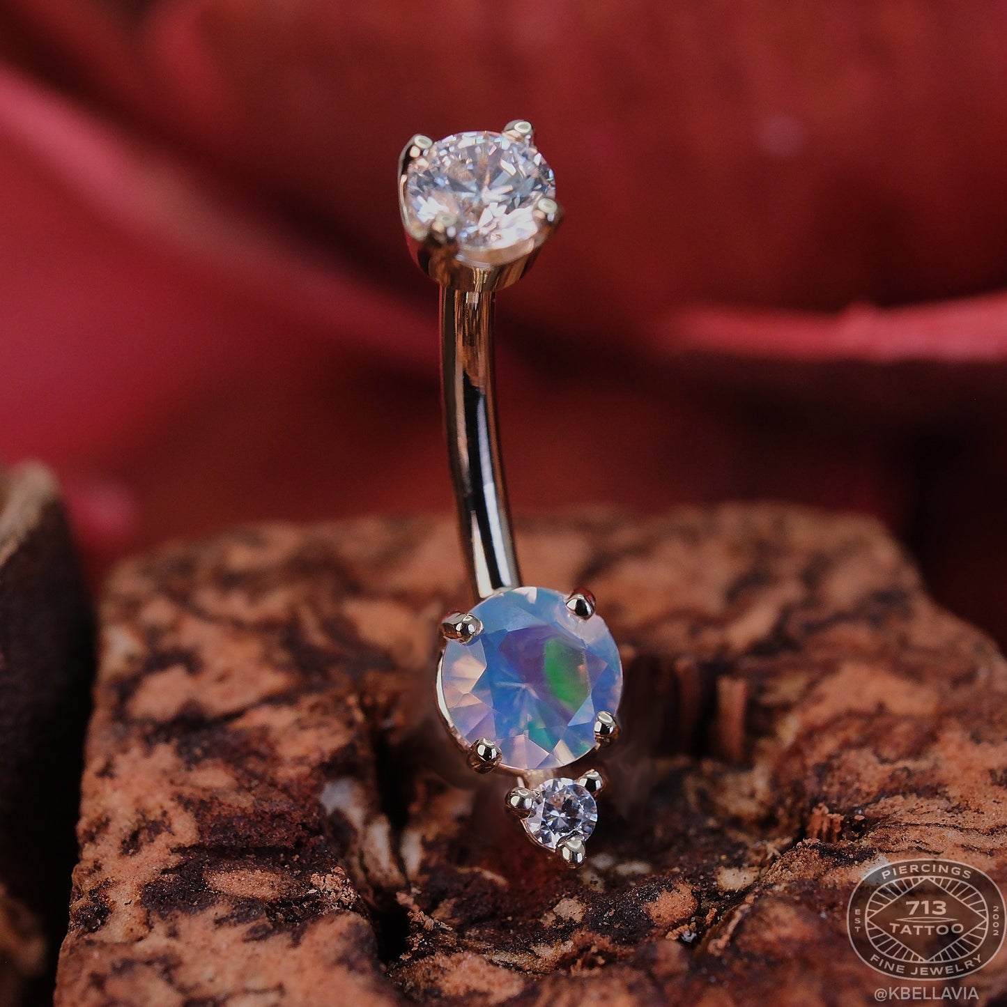 BVLA - ROUND NAVEL CURVE WITH SINGLE ACCENT - 14KT SOLID GOLD - CURVED BARBELL