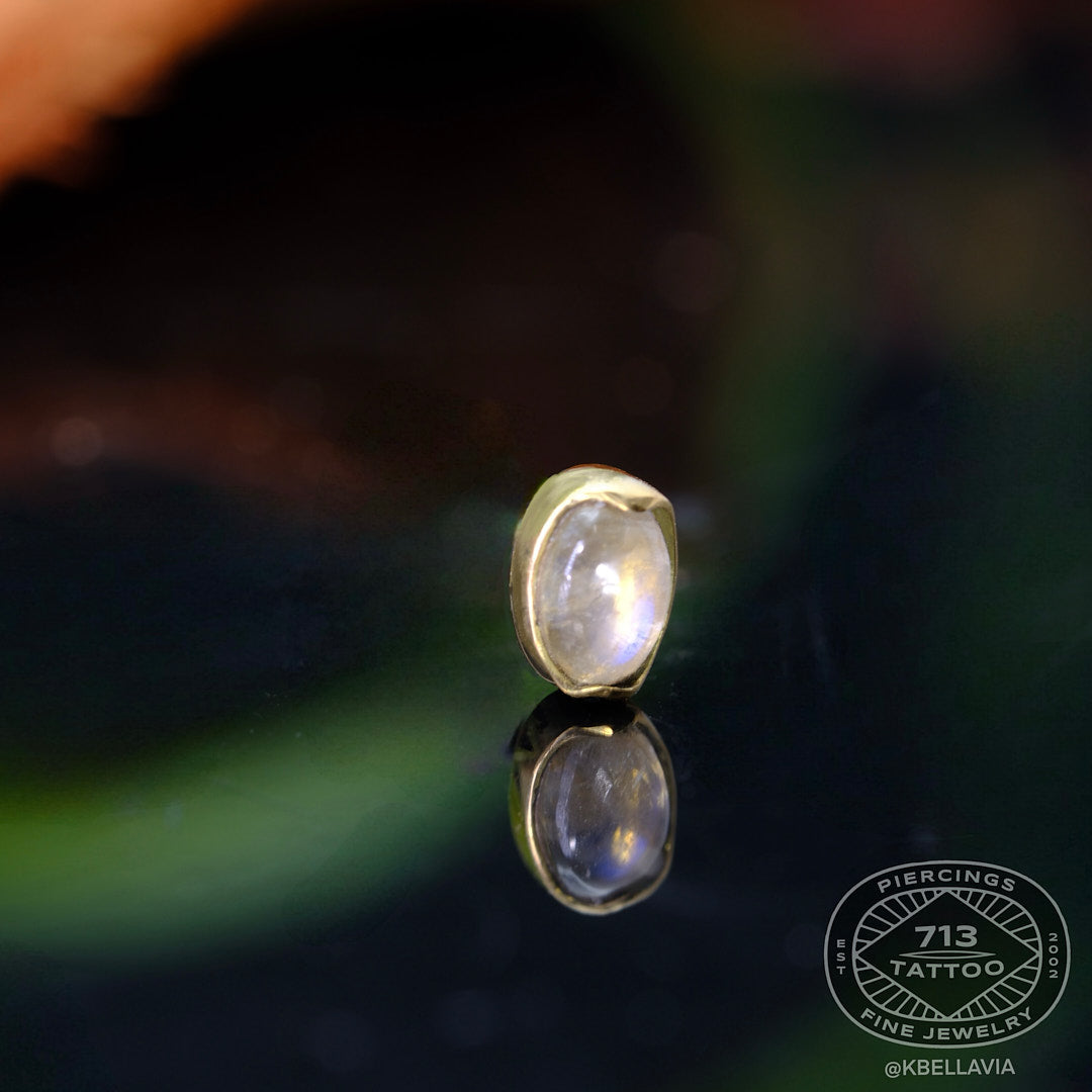 DIABLO ORGANICS - PRONG SET OVAL RAINBOW MOONSTONE CABOCHON - 18KT SOLID GOLD - THREADLESS END