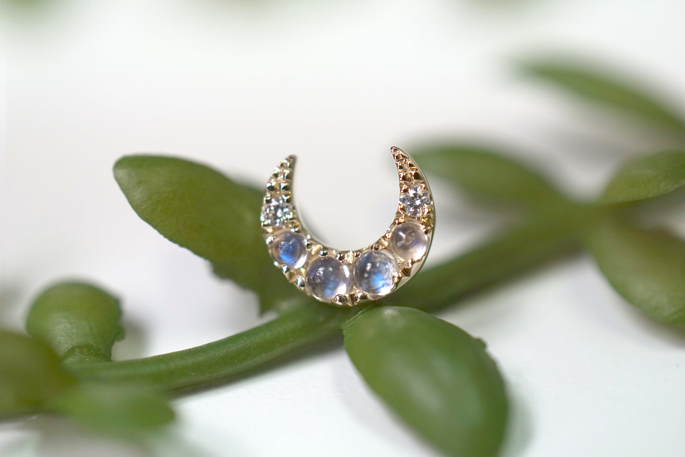 Modern Mood - AYLA - DIAMOND with MOONSTONE - 14kt Solid Gold - Threadless End