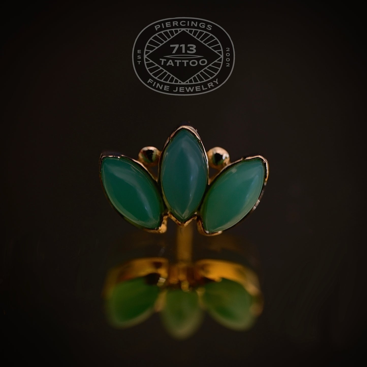 ANATOMETAL - MARQUISE FAN - STYLE 3 - CABOCHON - 18KT SOLID GOLD - THREADLESS END