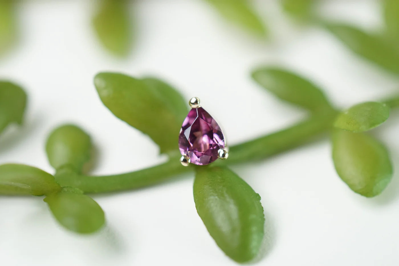 MODERN MOOD - NORA MINI - RHODOLITE GARNET - 14KT SOLID GOLD - THREADLESS END