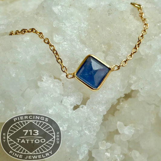 GOLDEN AROWANA- BEZEL SQUARE SAPPHIRE CHARM CHAIN 35MM - 14KT SOLID YELLOW GOLD - CHAIN